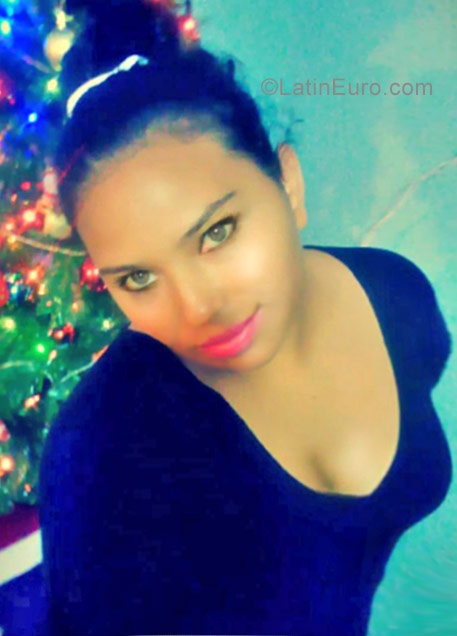 Date this stunning Colombia girl Marcela from Bogota CO19829