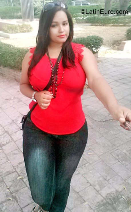 Date this fun Dominican Republic girl Yenilda from Santo Domingo DO27051