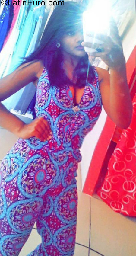 Date this delightful Dominican Republic girl Suelky from Santo Domingo DO27096