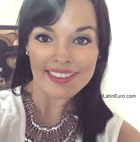 Date this charming Colombia girl Juliana from Cali CO19959