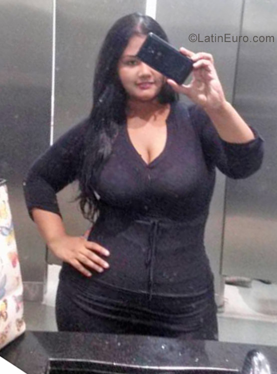 Date this lovely Colombia girl KAREN from Cartagena CO19986