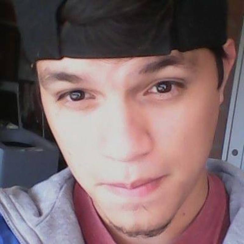 Date this sultry Colombia man Alexander moril from Bogota CO19981