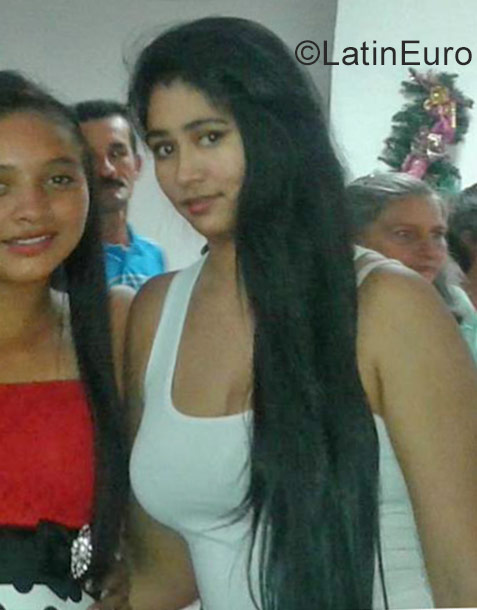 Date this beautiful Colombia girl Yuranie from Bucaramanga CO20002