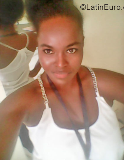 Date this attractive Colombia girl Mimi from cali CO20069
