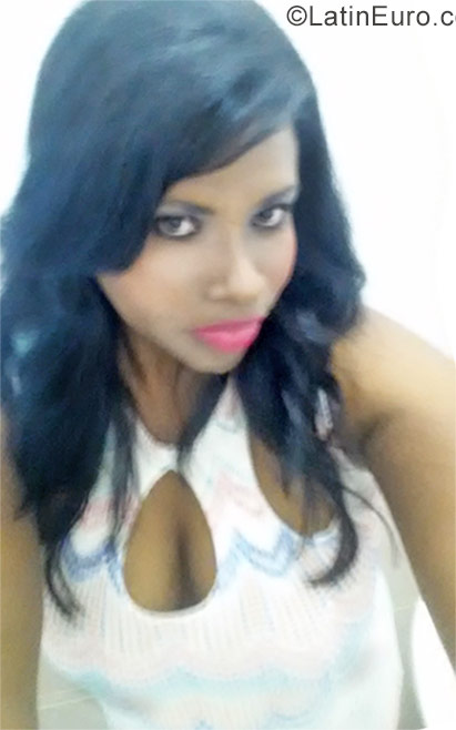 Date this happy Dominican Republic girl Wanda from Santiago DO27248