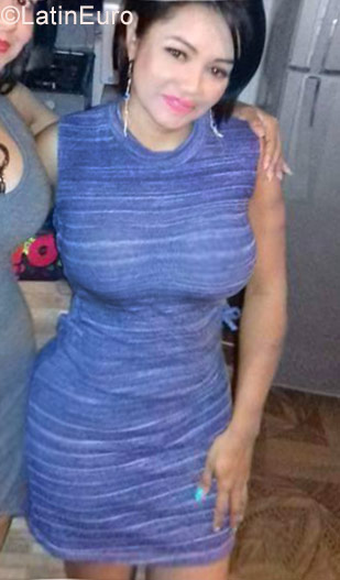 Date this attractive Colombia girl Luz aida from Medellin CO20099