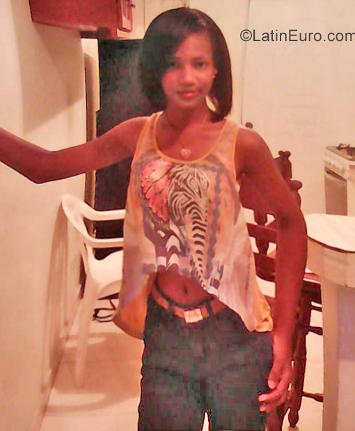 Date this young Dominican Republic girl Esmaden from La Romana DO27294