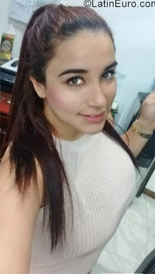 Date this charming Colombia girl Mary from Cali CO20194