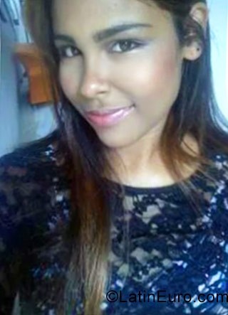 Date this nice looking Brazil girl Juliana from Salvador BR9892