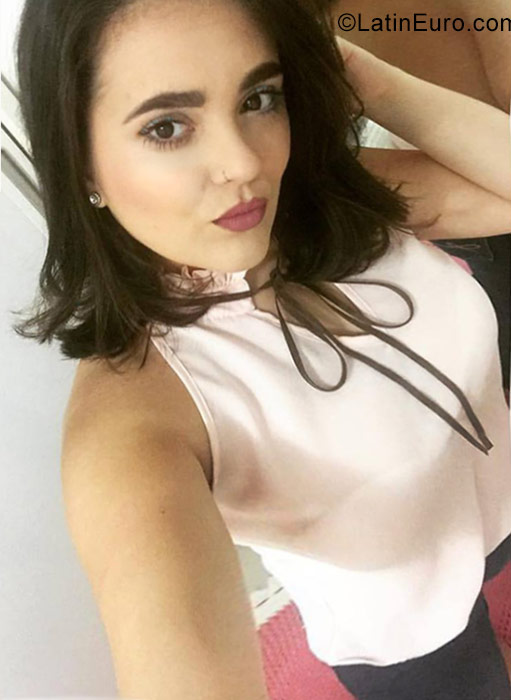 Date this foxy Brazil girl Jessica from Campinas BR9894