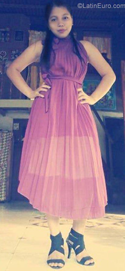 Date this nice looking Philippines girl Rhea from Oroquieta City PH948