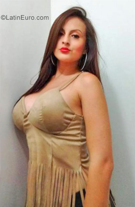 Date this athletic Colombia girl Pamela from Cali CO20272