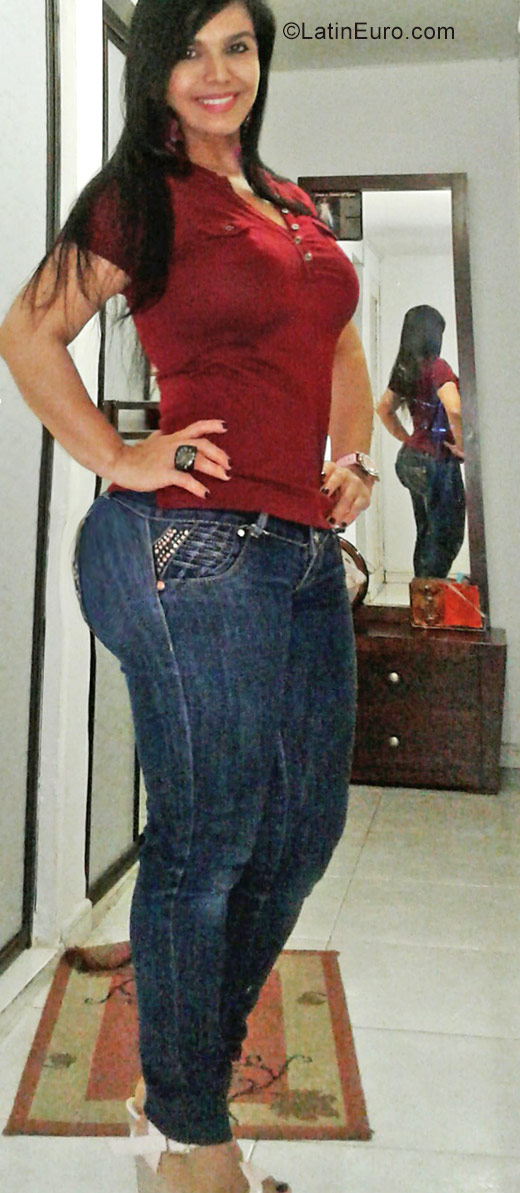 Date this passionate Colombia girl Sukita from Cali CO20346