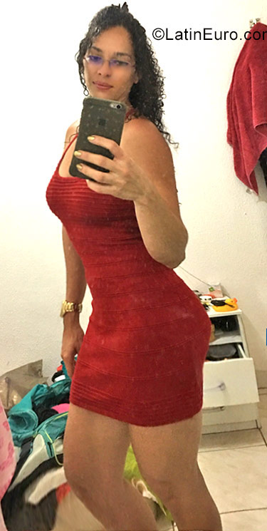 Date this good-looking Brazil girl Eedila from Belem BR9911