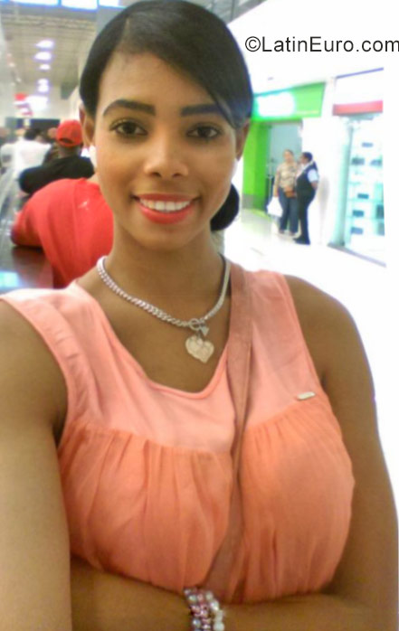 Date this sultry Dominican Republic girl Shantyel from Satiago DO27602