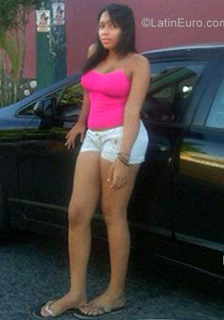 Date this sultry Dominican Republic girl Meridania from Santo Domingo DO27601
