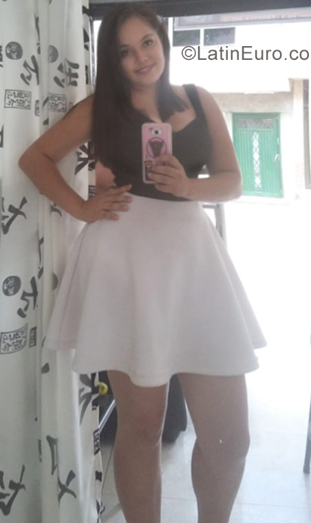 Date this charming Colombia girl Helen from Cali CO20508