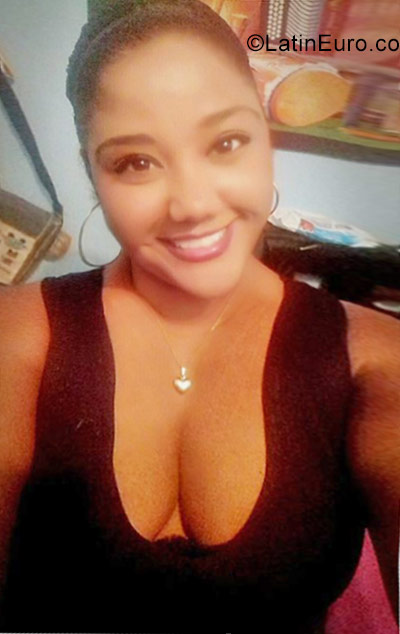 Date this delightful Colombia girl Alejandra from Cartagena CO20589
