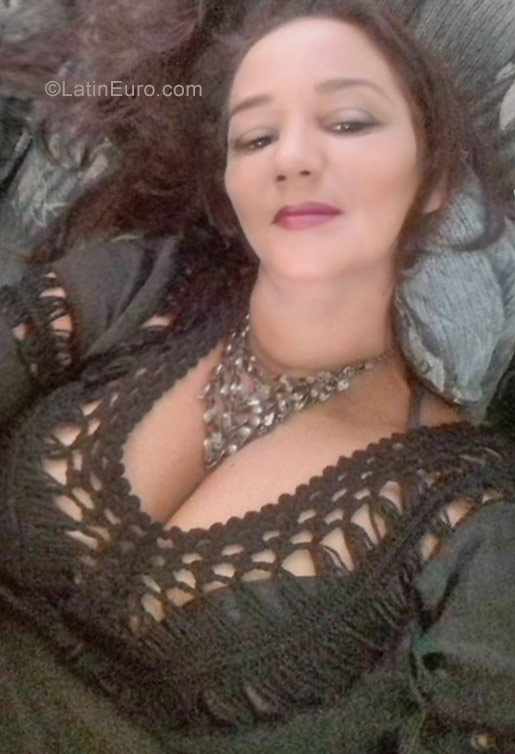 Date this pretty Brazil girl Gedelia from Governado Valadares BR9933