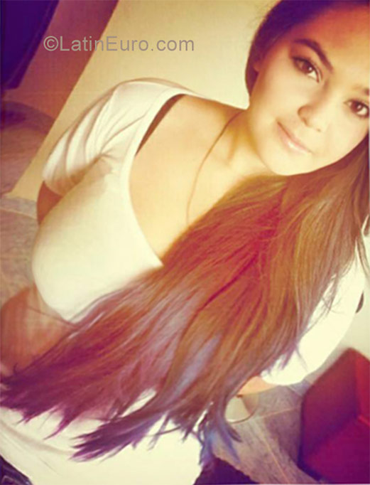 Date this nice looking Colombia girl Julieth from Medellin CO20702