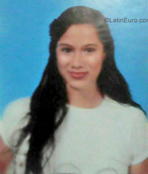 Date this nice looking Colombia girl Sharito from Pereira CO20741