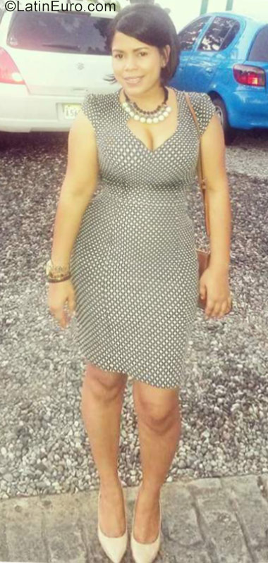 Date this georgeous Dominican Republic girl Elma from Santo Domingo DO27905