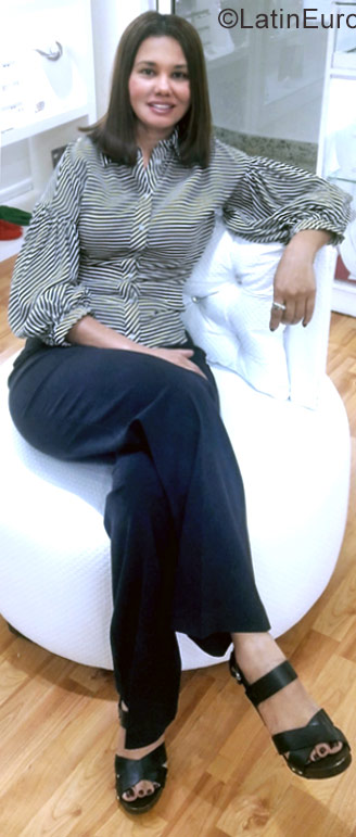 Date this passionate Dominican Republic girl Victoria from Santo Domingo DO27946
