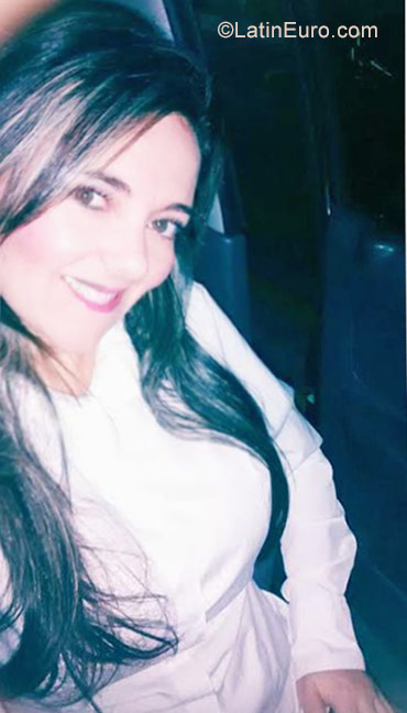Date this young Colombia girl Gloria from Medellin CO21053