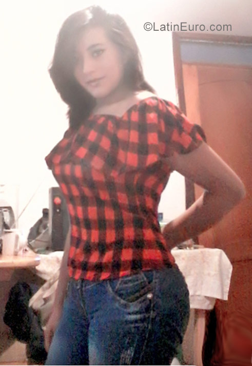 Date this tall Ecuador girl Rocio from Quito EC200