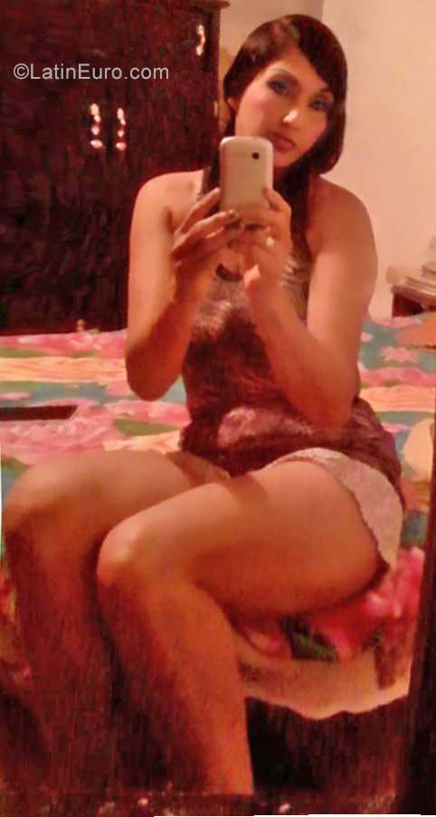 Date this hot Colombia girl Yulie from Manizales CO21111