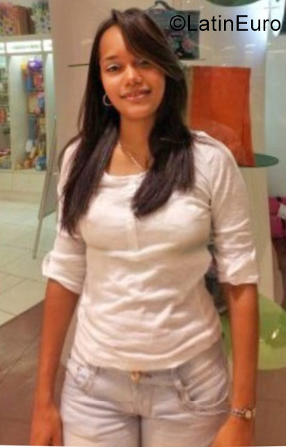 Date this athletic Dominican Republic girl Ismer from Santo Domingo DO28260
