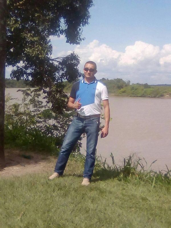 Date this young Colombia man Edwars Alfonso from Bogot&aacute; CO21121