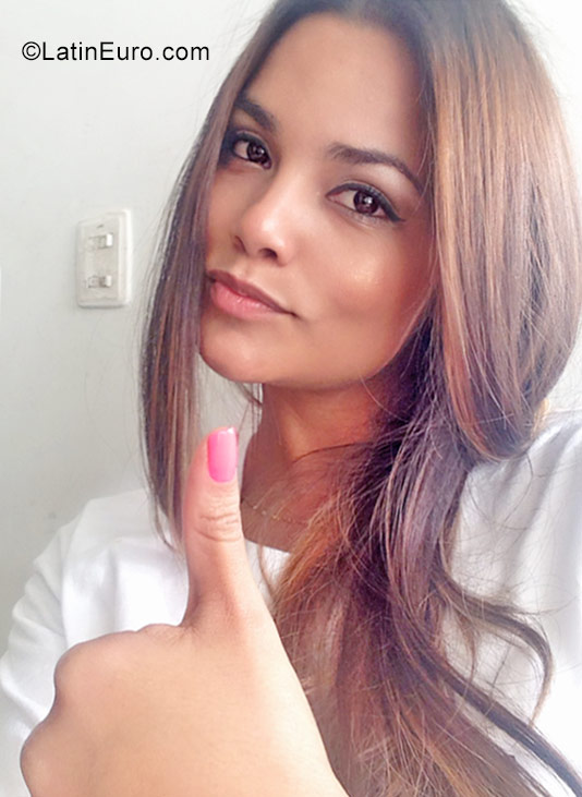 Date this good-looking Colombia girl Cristina from Medellin CO21133