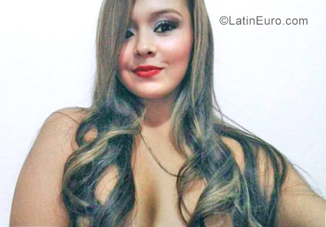 Date this charming Colombia girl Jennifer paola from Bogota CO21143