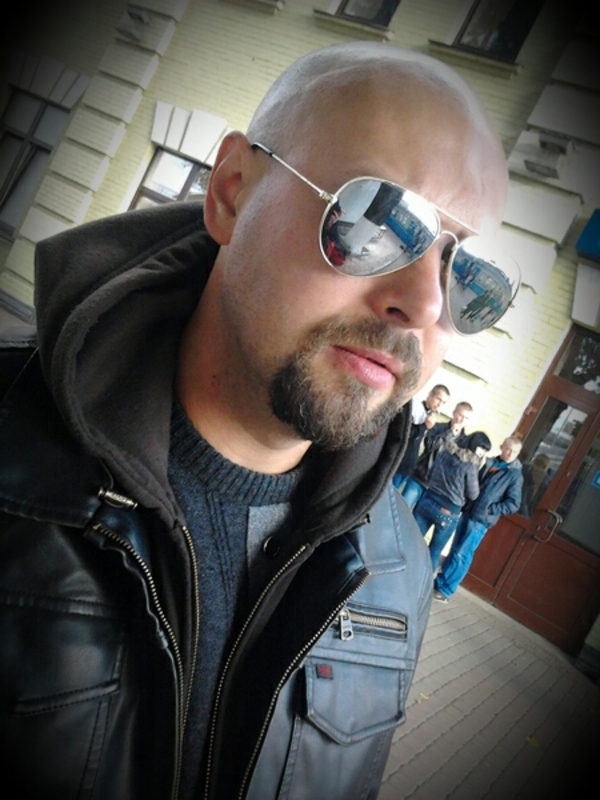 Date this nice looking United Arab Emirates man Michal from Dubai AE53