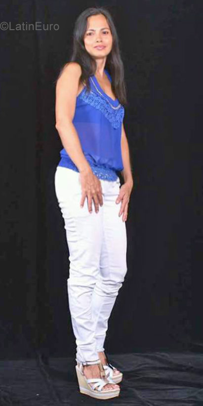 Date this pretty Colombia girl Olga Luca from Cali CO21173