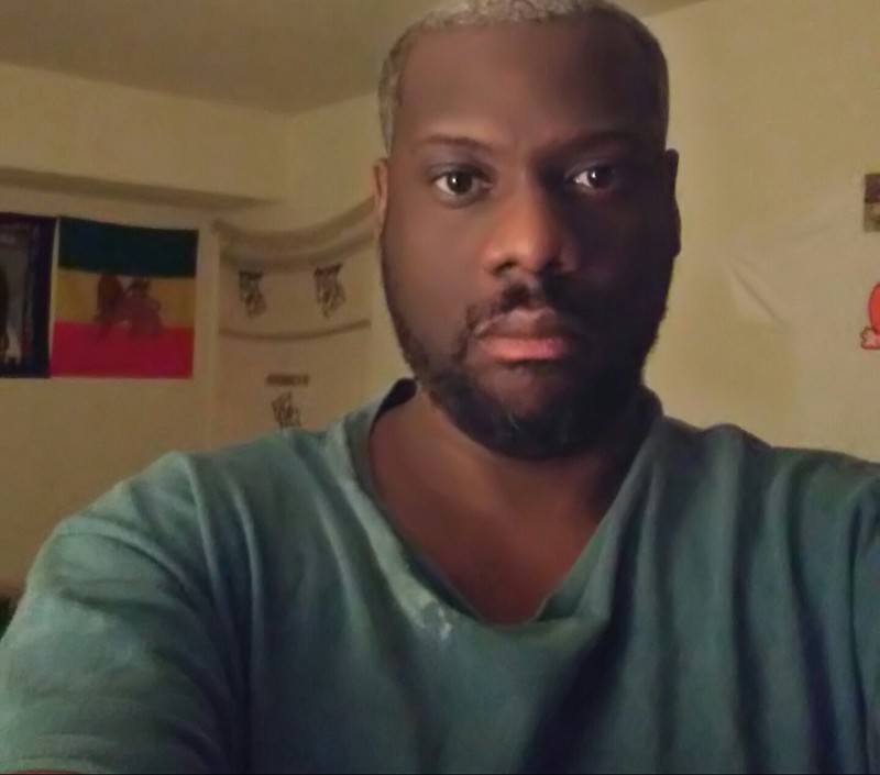 Date this attractive United States man Varron from Wilmington US18086
