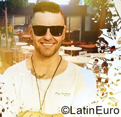 Date this pretty Brazil man Jony from Sao Paulo BR10009