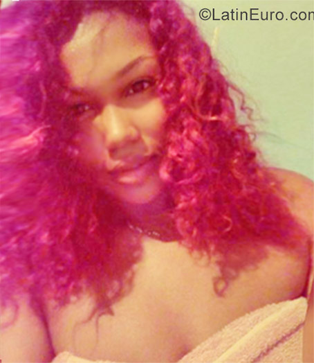 Date this pretty Dominican Republic girl Rosalia from Santo Domingo DO28410