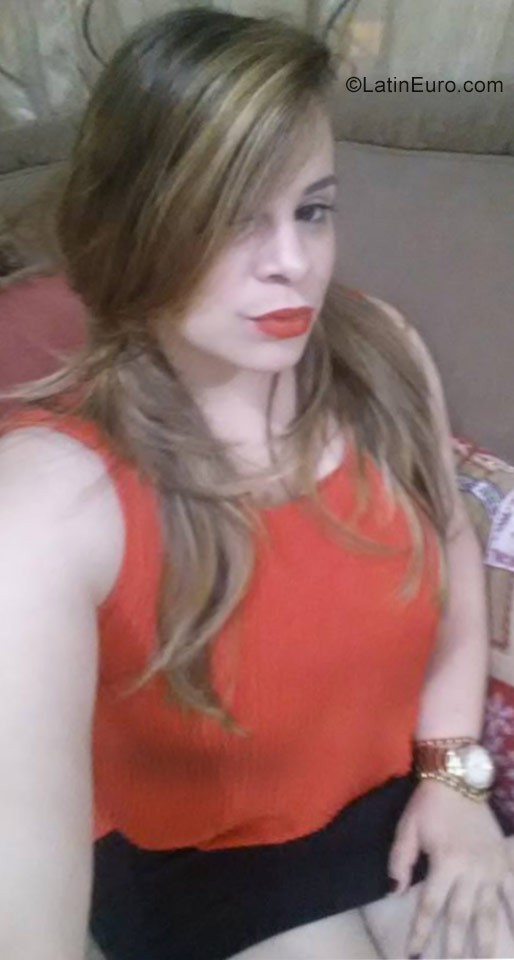 Date this lovely Dominican Republic girl Arielia from Santo Domingo DO28433