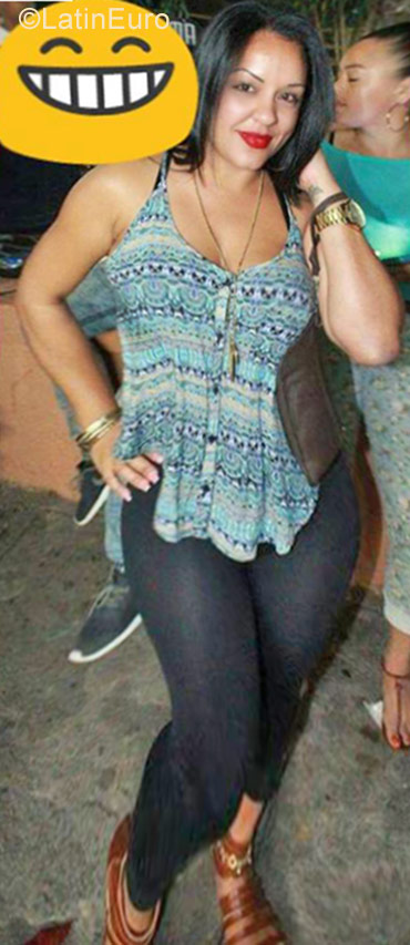 Date this pretty Dominican Republic girl Laura from Jarabacoa DO28465