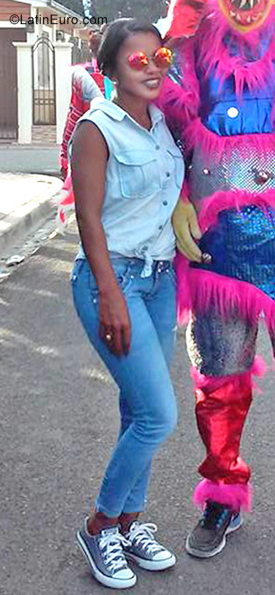 Date this funny Dominican Republic girl Belkis from Santiago DO28505