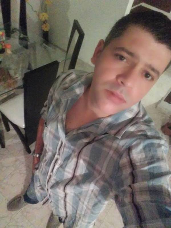 Date this gorgeous Colombia man Oscar eduardo from Cali CO21342
