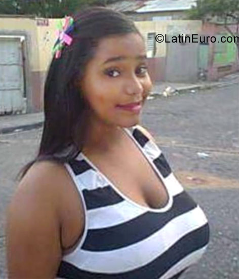 Date this tall Dominican Republic girl Katerine from Santiago DO28615