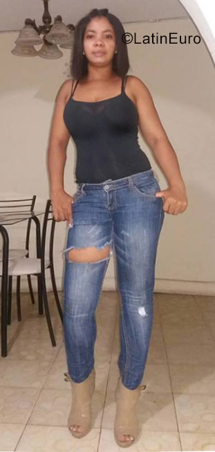 Date this charming Colombia girl Gleisi from Cali CO21423