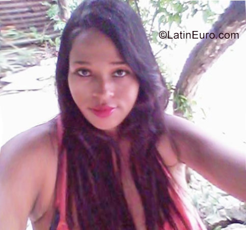 Date this tall Dominican Republic girl Dahiana from Santo Domingo DO28791