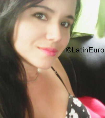 Date this funny Colombia girl Angela from Armenia CO21547