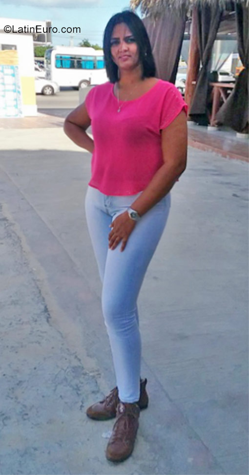 Date this beautiful Dominican Republic girl Johany from Santo Domingo DO28850