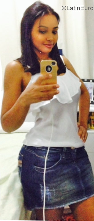 Date this funny Brazil girl Claudiane from Recife BR10059