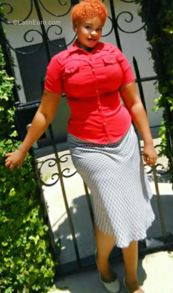 Date this funny Dominican Republic girl Karline from Santo Domingo DO29649